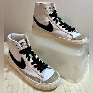 Nike Women’s Blazer Mid ‘77 High-Top Sneakers size 7.5